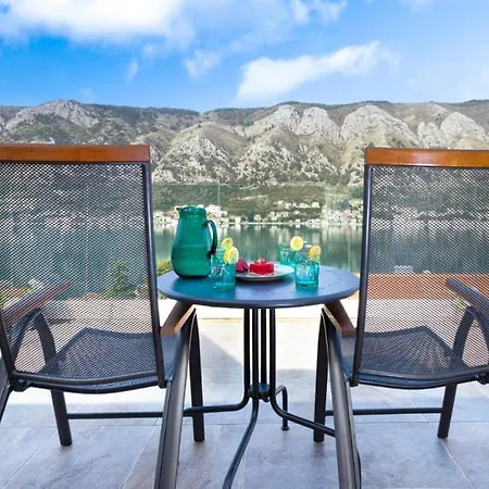 De Lux Apartments Sirena Kotor Exterior photo