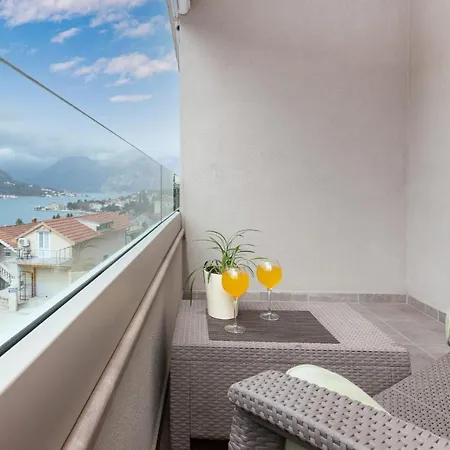 De Lux Apartments Sirena Kotor Exterior photo